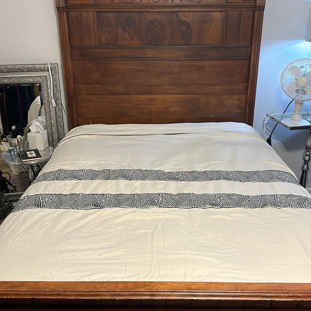 Catherine Malandrino Optic Cream / Black Queen Duvet Cover / Comforter / Blanket - Picture 2 of 8